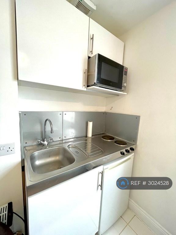 Apartment in London - More