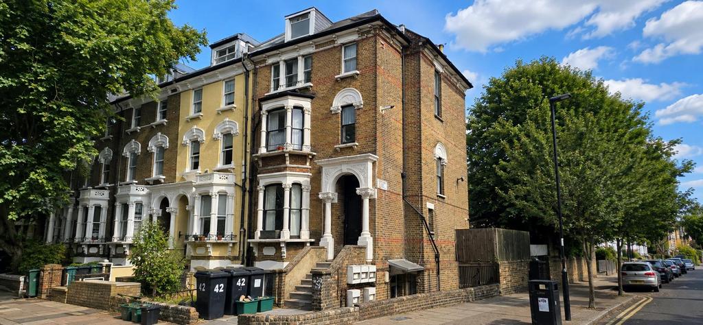 Apartment in London - View 2