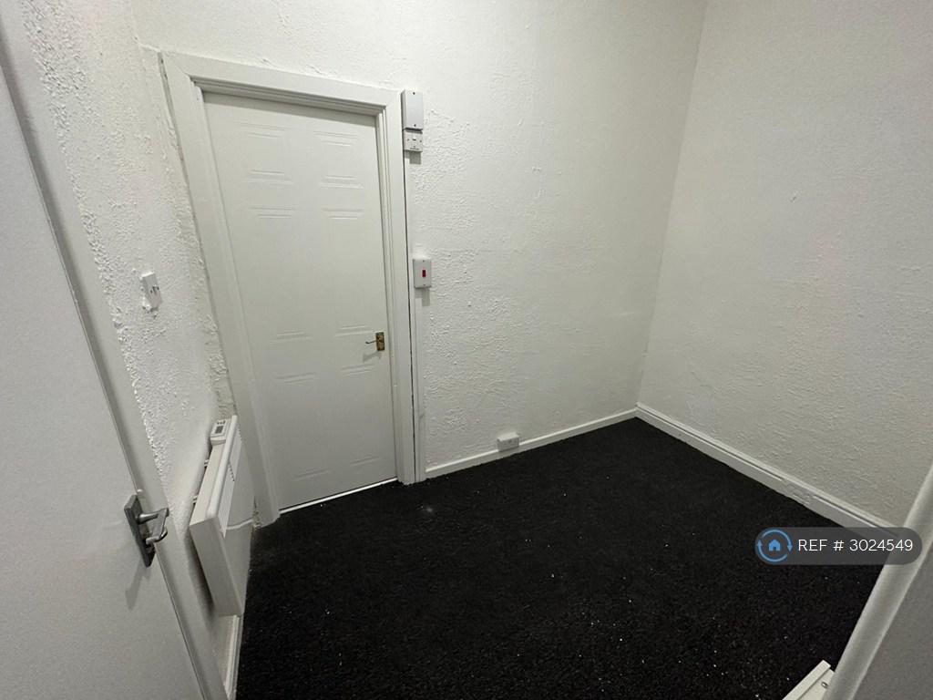 Apartment in Leeds - View 3