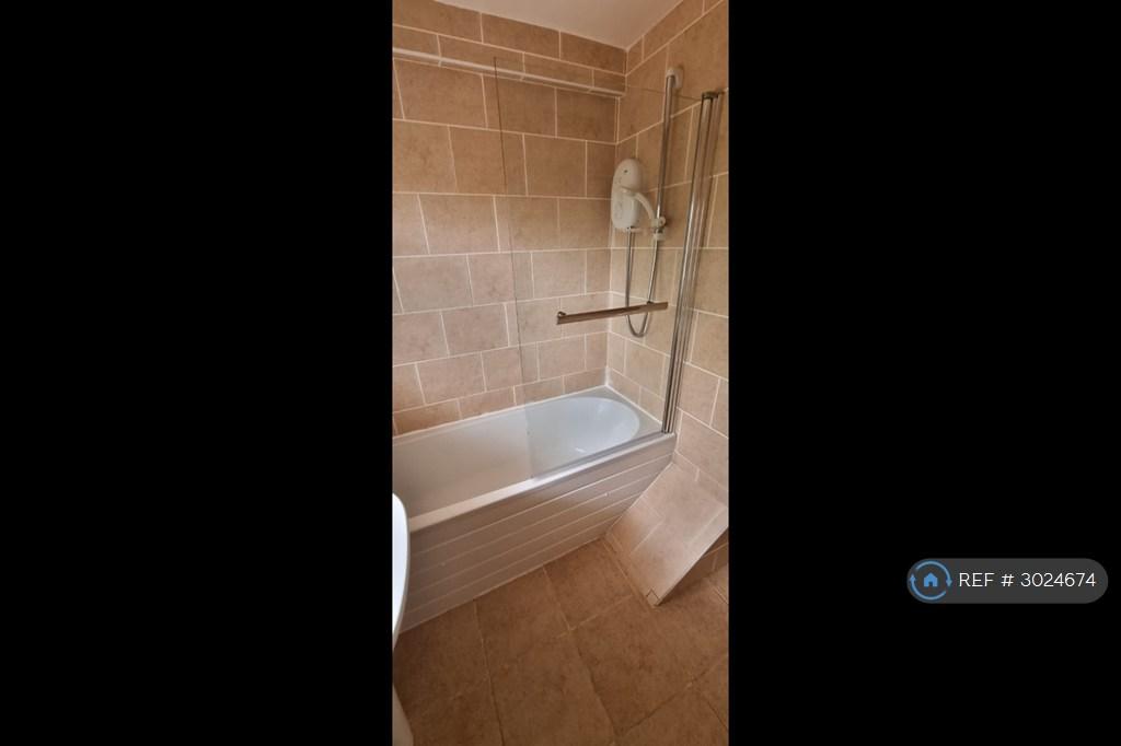 Apartment in Rutherglen, Glasgow - View 3