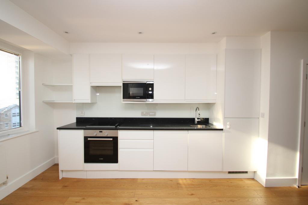 Apartment in Croydon - View 2