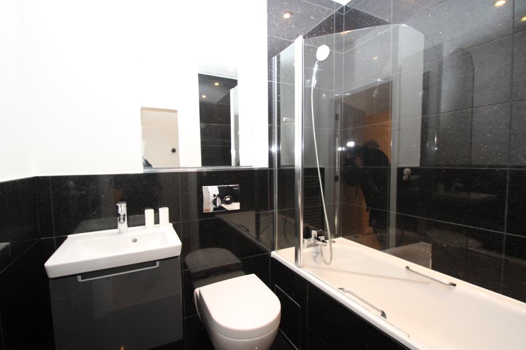 Apartment in Croydon - More