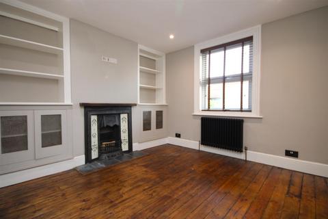 2 bedroom house to rent, Stoughton Road, Guildford