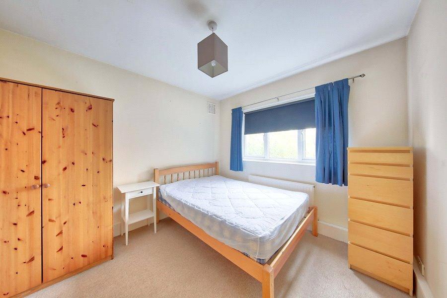 House in London - View 3