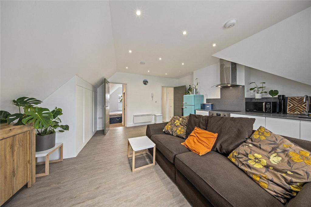Apartment in Kew - View 4