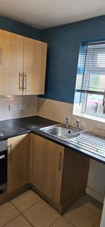 2 bedroom terraced house to rent, Stringer Court, Stoke-on-trent, Staffordshire, ST6