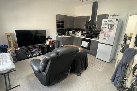 1 bedroom apartment to rent, Beaufort Road, Bristol BS37