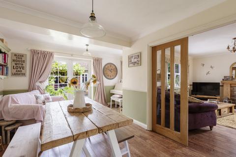 3 bedroom semi-detached house for sale, Menzies Avenue, Basildon, SS15
