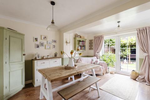 3 bedroom semi-detached house for sale, Menzies Avenue, Basildon, SS15