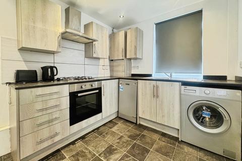 3 bedroom terraced house to rent, Fitzwarren Street, Greater Manchester M6