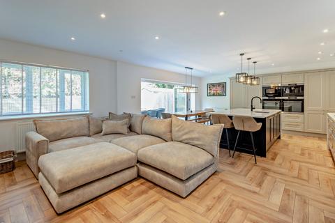 4 bedroom detached house for sale, Poplar Avenue, Windlesham, Surrey