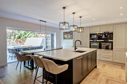 4 bedroom detached house for sale, Poplar Avenue, Windlesham, Surrey