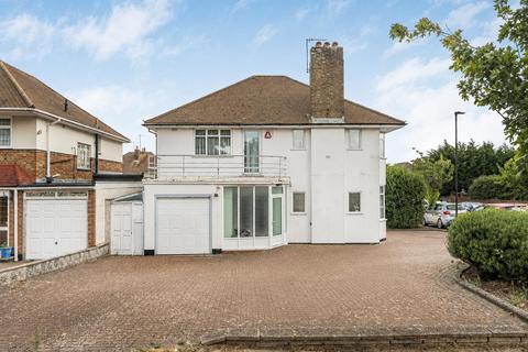 Chase Road, Oakwood, N14