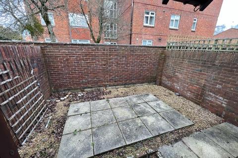 2 bedroom terraced house to rent, Coppercourt Leaze, Wimborne