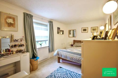 2 bedroom retirement property for sale, Friern Park, London