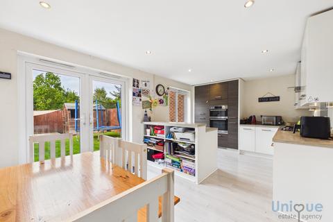 4 bedroom semi-detached house for sale, Garratt Close,  Poulton-le-Fylde, FY6