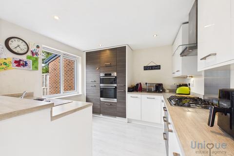 4 bedroom semi-detached house for sale, Garratt Close,  Poulton-le-Fylde, FY6