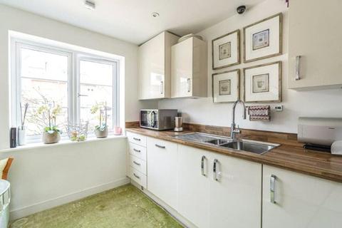 4 bedroom semi-detached house to rent, Kilty Place, High Wycombe, Buckinghamshire, HP11