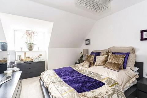 4 bedroom semi-detached house to rent, Kilty Place, High Wycombe, Buckinghamshire, HP11