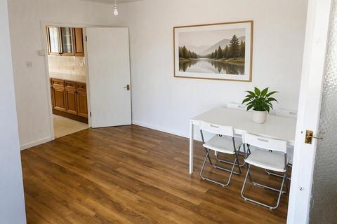 2 bedroom flat to rent, Forest Road, London E11
