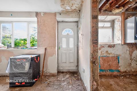 2 bedroom apartment for sale, Queens Road, London