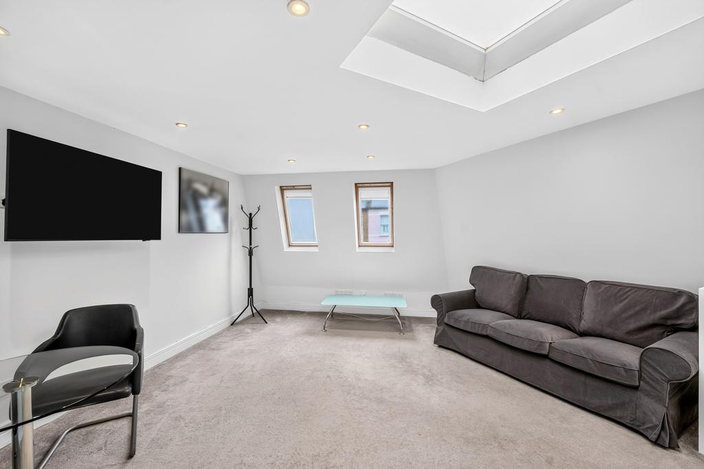 Apartment in London, Falcon Estate, Battersea - View 4