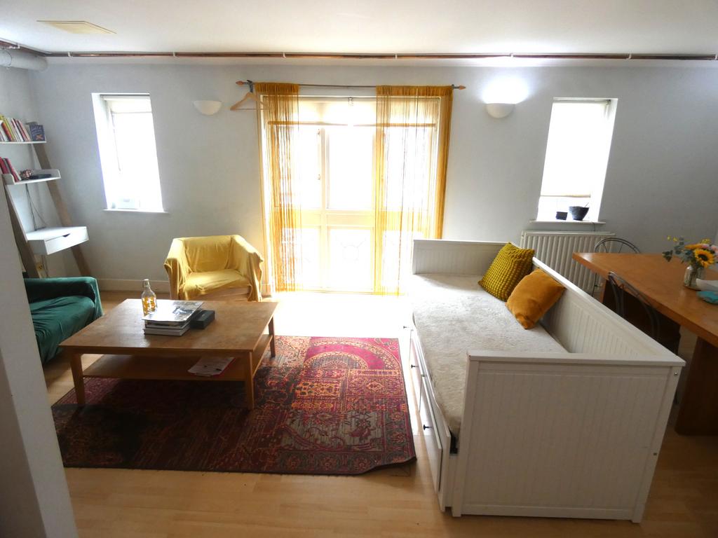 Apartment in London, St. George in the East, Whitechapel - View 3