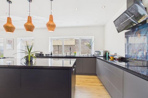 4 bedroom detached bungalow for sale, Long Acre Gardens, Mayals, SA3