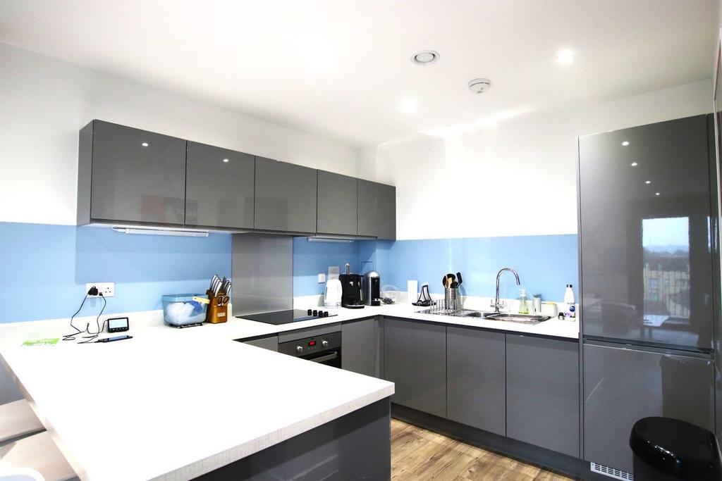 Apartment in Croydon - View 2