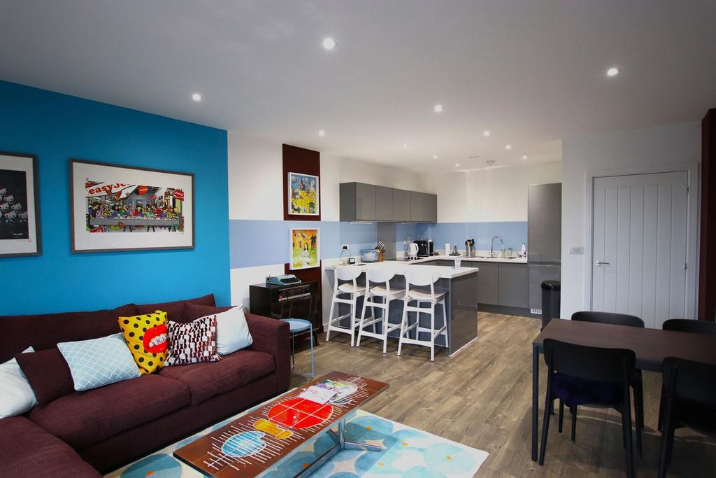 Apartment in Croydon - View 3