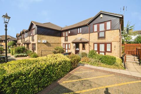 1 bedroom flat for sale, Chapel Lodge, Upminster Road South, Rainham, RM13
