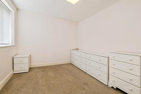 1 bedroom flat for sale, Chapel Lodge, Upminster Road South, Rainham, RM13