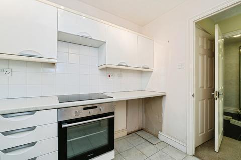 1 bedroom flat for sale, Chapel Lodge, Upminster Road South, Rainham, RM13