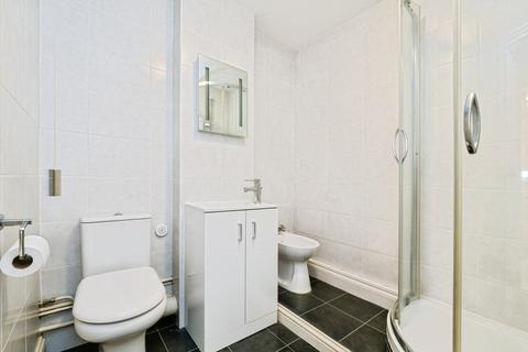 1 bedroom flat for sale, Chapel Lodge, Upminster Road South, Rainham, RM13