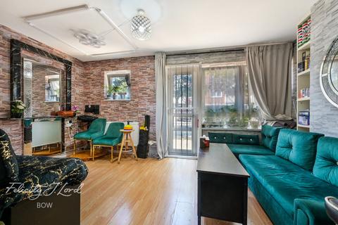 1 bedroom flat for sale, Harpley Square, LONDON