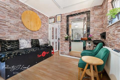 1 bedroom flat for sale, Harpley Square, LONDON