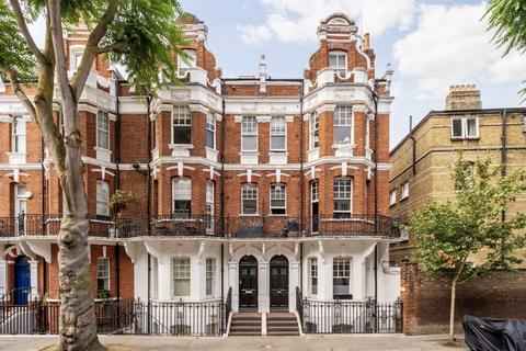 Studio for sale, Cheyne Row, London SW3