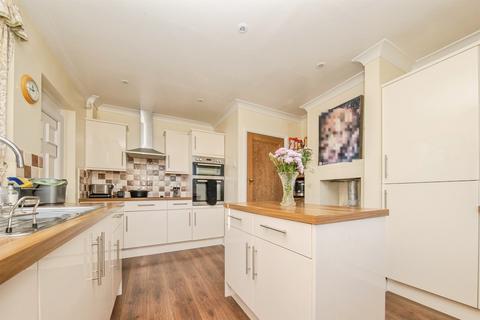 4 bedroom detached house for sale, Colchester Road, Ipswich