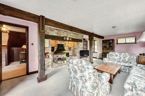 Sycamore Close, Fetcham, Leatherhead, Surrey, KT22