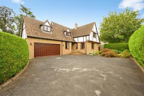 5 bedroom detached house for sale, Sycamore Close, Fetcham, Leatherhead, Surrey, KT22