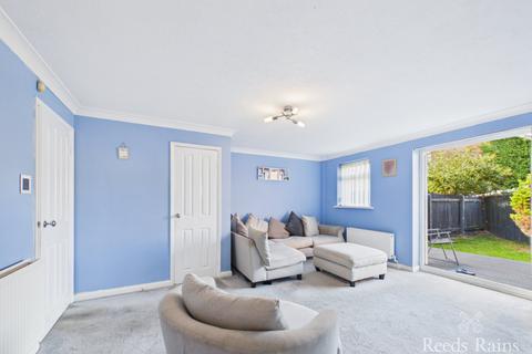 3 bedroom semi-detached house for sale, Wingfield Road, East Yorkshire HU9
