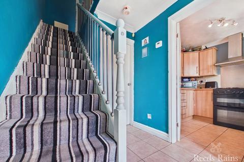 3 bedroom semi-detached house for sale, Wingfield Road, East Yorkshire HU9