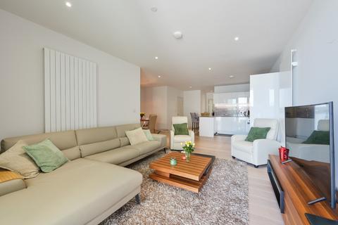 3 bedroom apartment for sale, Liner House, Royal Wharf, E16