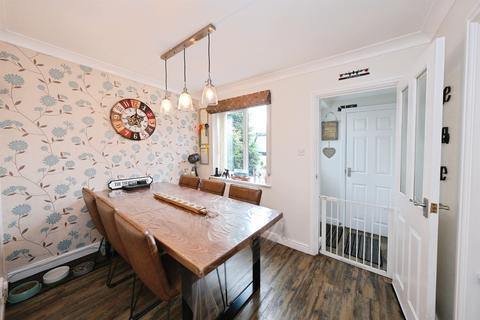 4 bedroom detached house for sale, Weavers Close, Belper