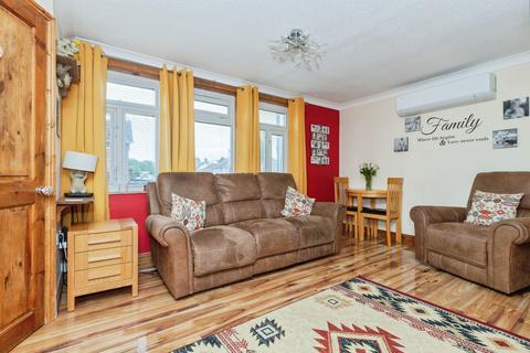 2 bedroom maisonette for sale, Queens Road, Leicester, Leicestershire, LE8