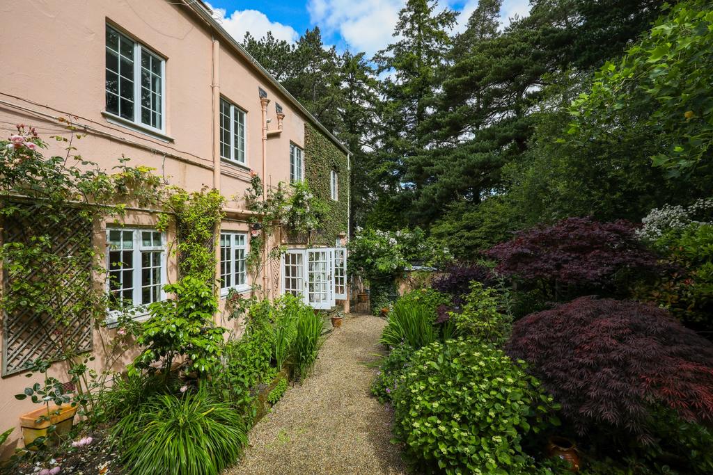 House in Surrey Heath, Windlesham