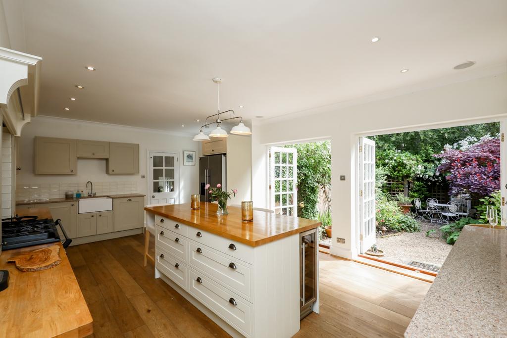 House in Surrey Heath, Windlesham - View 4