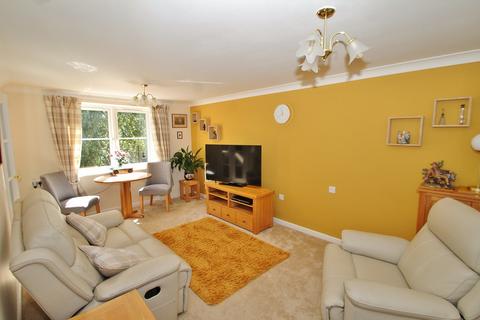 1 bedroom flat for sale, Otters Court, Witney, OX28
