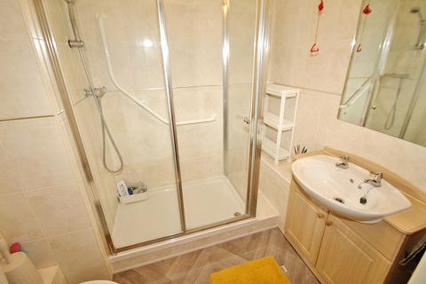 1 bedroom flat for sale, Otters Court, Witney, OX28