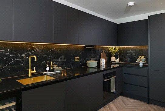 Apartment in Woolwich - View 3